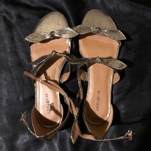 Indigo Rd. Luna Gold sandals. Size 7.5, fits an 8